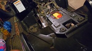 МЕНЯЮ ТРОСИК ГАЗА И ДОРАБАТЫВАЮ ПЛАСТИК НА КВАДРОЦИКЛ