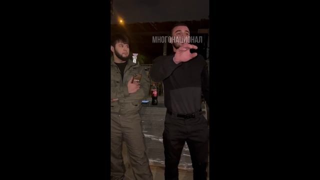 На северо-западе Москвы охрана одного из ЖК культурно обогащает местных жителей !!!