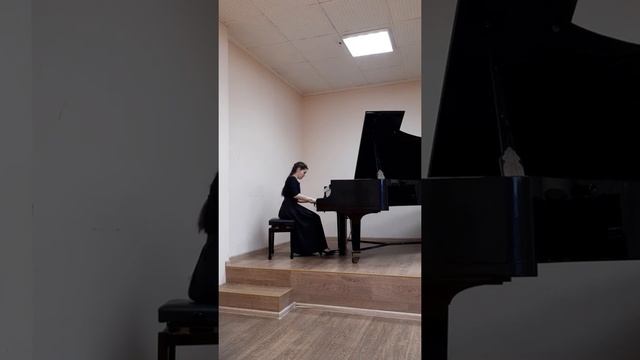 Янкевич Ольга. Ф.Шопен. Полонез c-moll смотреть онлайн