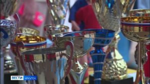 Русские народные песни, конкурсы и выставка сувениров. В сквере имени Кирова в Иркутске отметили Ден