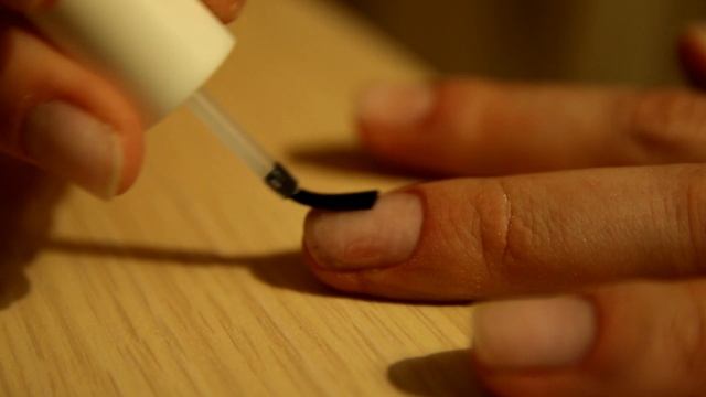 Первый маникюр сама себе