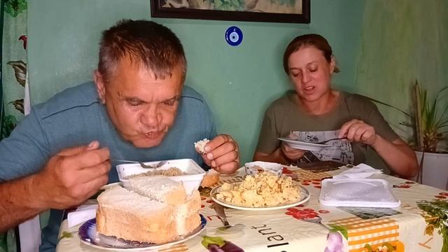 Жизнь в деревне.  С далека как коршун