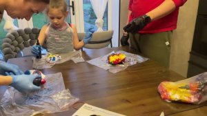 Лизок TV и ее семья делают футболки ТАЙ-ДАЙ своими руками❤️