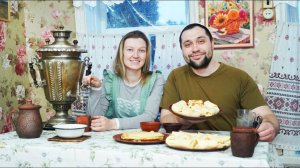 КАК ПРОВОЖАЮТ ЗИМУ В ДЕРЕВНЕ？ ПОЛНЫЙ ДОМ ГОСТЕЙ И БЛИНЫ ИЗ ПЕЧИ ｜ ПИЛЮ ДРОВА ｜ ТОПЛЮ САМОВАР К СТОЛУ