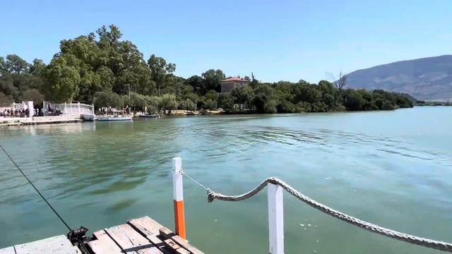 Маленький паром по Албании смотреть онлайн