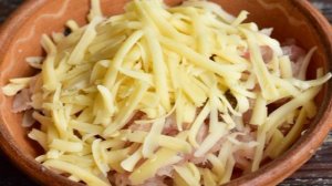 Чебуреки с курицей и сыром