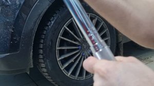 Динамометрический ключ за 1000+ рублей в деле.