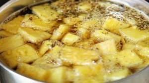 Жареный банан и вареный ананас