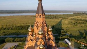 Крестовоздвиженский собор города Лесосибирска. Июль 2