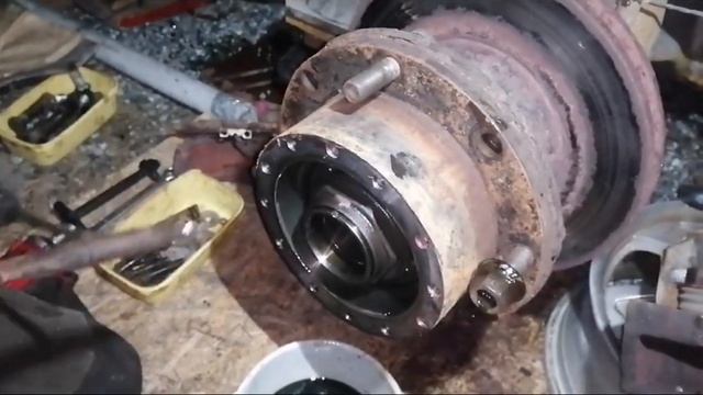 Volvo FL/FE 240, 2014, rear brake disc replacement, замена задних тормозных д смотреть онлайн