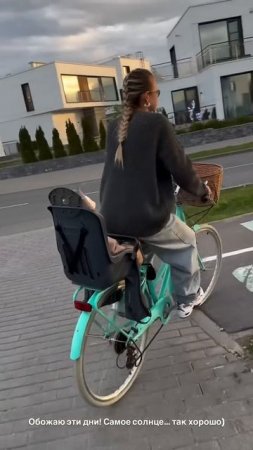 Аня, Дима, Тим, Тео на прогулке