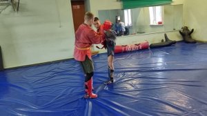 Тренировка рукопашников лоу-кик атакуюшие и контратакующие действия