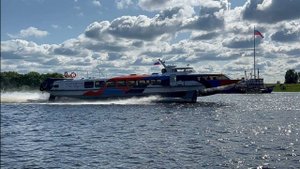 Стихотворение "Теплоходы". Автор — Елизавета Гайдуков