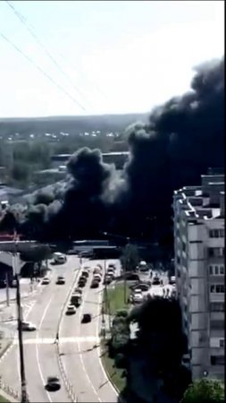 В Москве загорелся строительный магазин