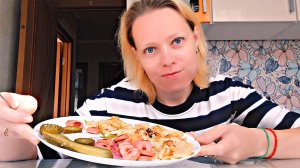 Жареная картошка в сосисках 🌭 | Куда ты смотришь? | Мукбанг