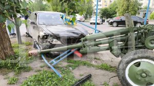 Автомобиль с дипломатическими номерами врезался в пушку в Москве