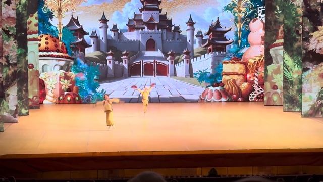 Саша танцует Китайскую куклу в спектакле «Щелкунчик» смотреть онлайн