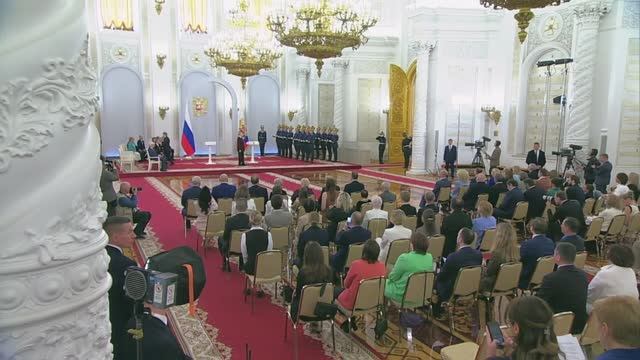 Вручение медалей Героя Труда и Государственных премий