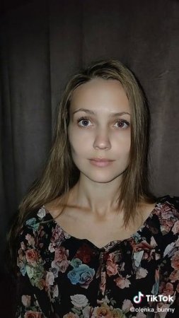 Самая красивая девочка опять показывает язык
