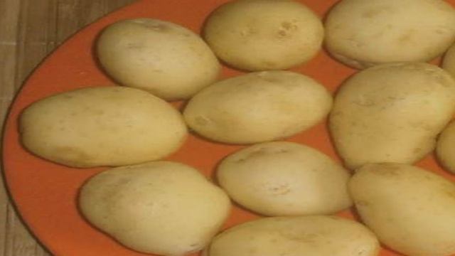 Картофель с зеленью и чесноком