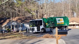 Вывоз мусора в Америке - обычная жизнь - Улыбаются все !