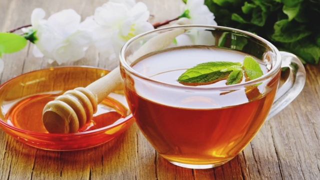 Михаил Шуфутинский и Миа Бойка - Чай в твоём стакане (н? смотреть онлайн