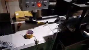 Станок для автоматической запрессовки саморезов в ле?