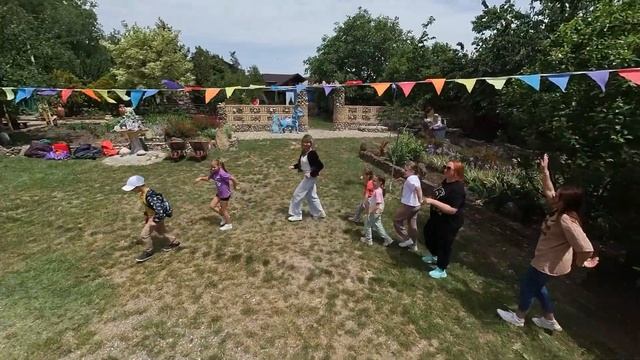 Танец 1 "З" класс. Школа Эврика. Аристей парк. смотреть онлайн