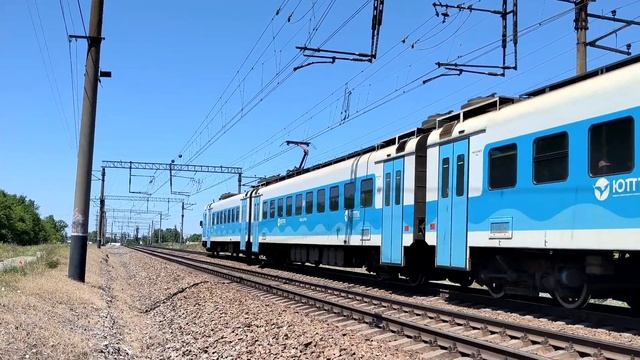 " В ЖАРКИЙ ЛЕТНИЙ ДЕНЬ" Электропоезд ЭП2Д - 0119 отправляе смотреть онлайн