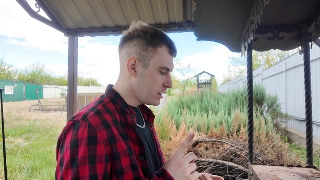 МЯСО НА МАНГАЛЕ И МОШЕННИКИ В КРИПТЕ — ДАЧНЫЙ ДЕНЬ смотреть онлайн