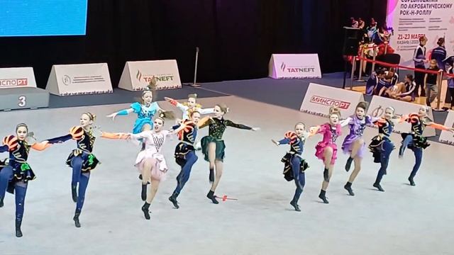 Начались соревнования по рок-н-ролу. Смотрим и любуемс смотреть онлайн