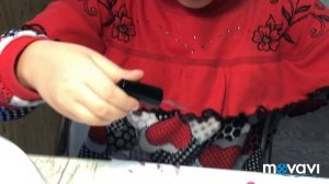 Красим гель-лак на типсы с мамой