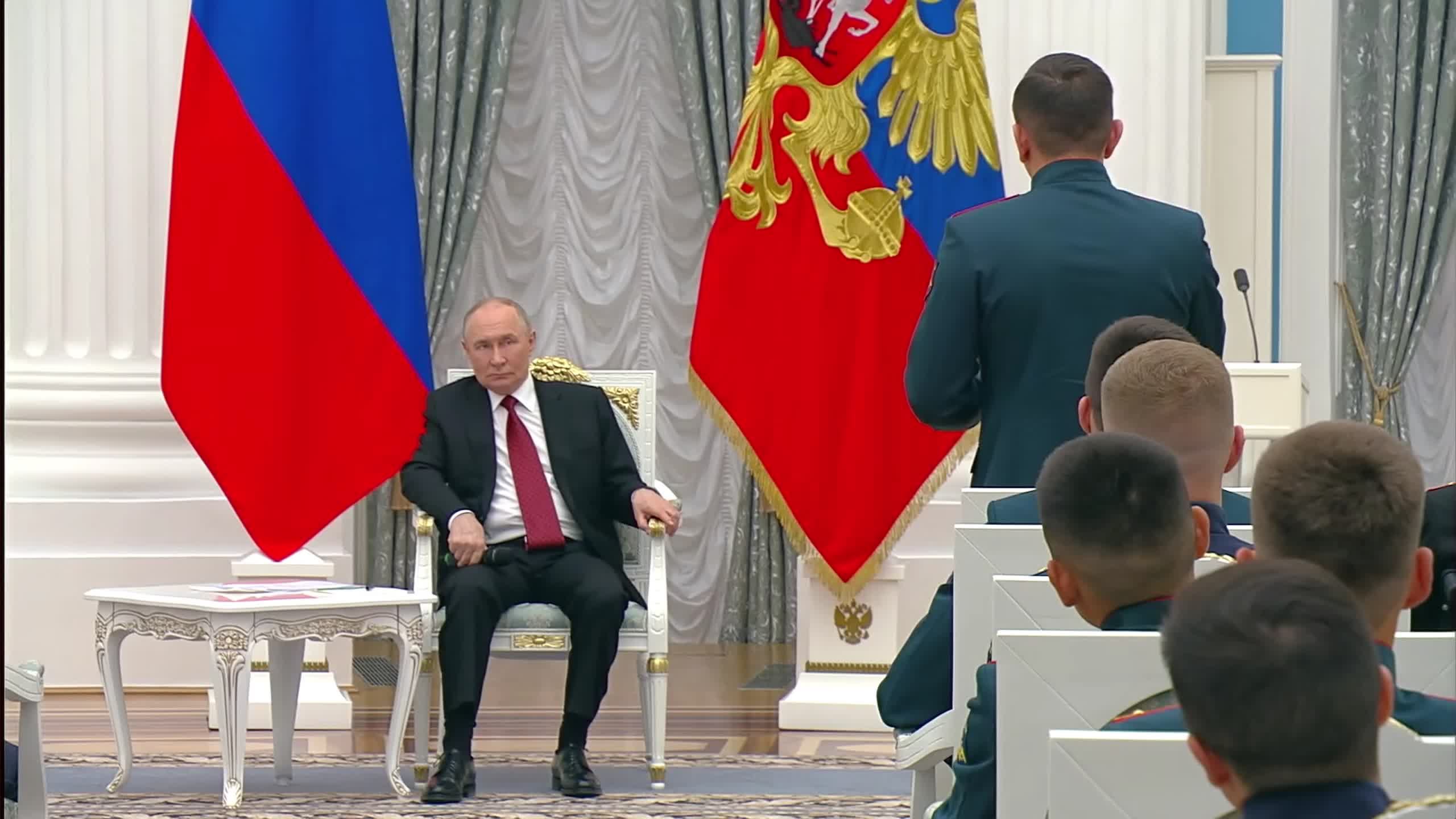 Встреча Владимира Путина с участниками программы «Время героев» в Москве: прямая трансляция
