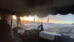 Работа на самосвале. МАЗ 5516. Таскаем глину.