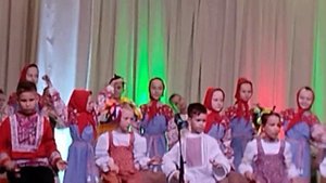 Танец под песню "Жили у бабуси два весёлых гуся один бе