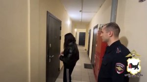 Кадры задержания блогера из Иркутска, которая пожелала смерти военным РФ.  Когда приехала полиция