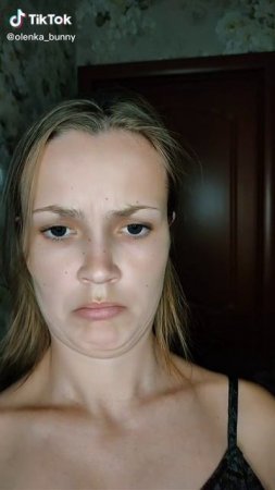 Самая красивая девочка показала подборотки