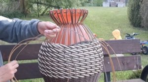 Ваза из ротанга.  #кашпоизротанга #плетениеизротанга #d