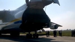 Авиа шоу.Открытие багажного отсека Ан-225. Большой разм?