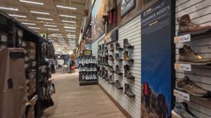 Огромный магазин для рыбалки и охоты в USA. Bass Pro Shop.