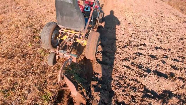 Оранка мотоблоком Forte з адаптером і кінним плугом смотреть онлайн