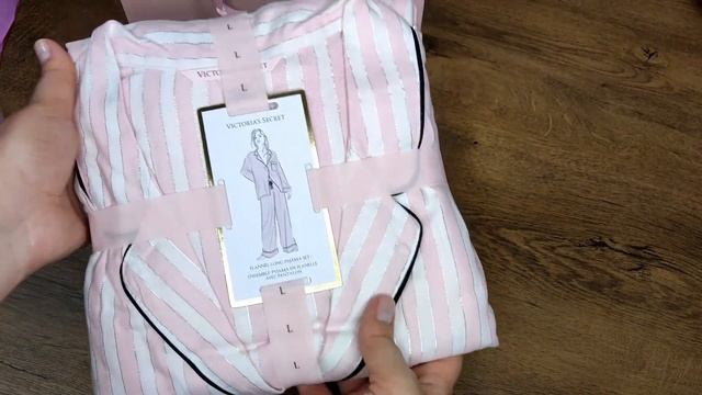 Мой первый влог | Прогулка. Обзор пижам Victoria's secret. Игры смотреть онлайн