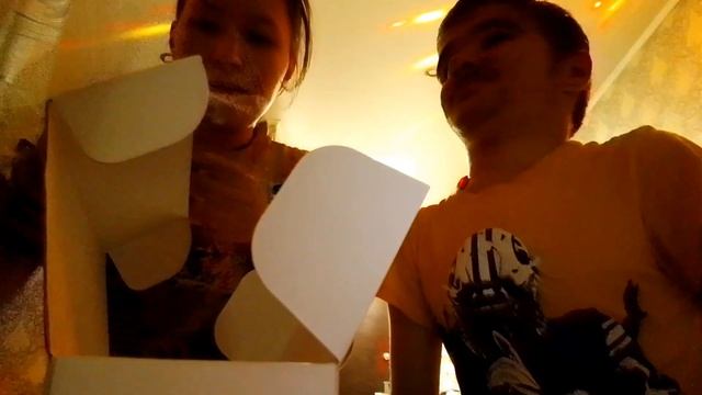 Дарю девушке телефон, с челенджем. смотреть онлайн