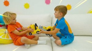 Влад и Никита Крис и Миша учатся готовить мороженое!