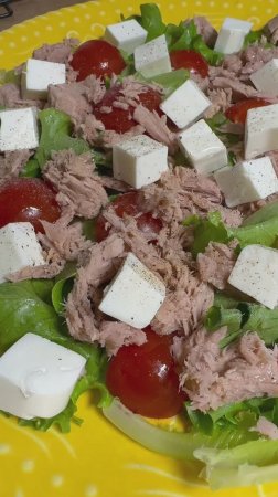 Салат с тунуом, черри и сыром фета | Вкусный и полезный салат | Самый быстрый салат