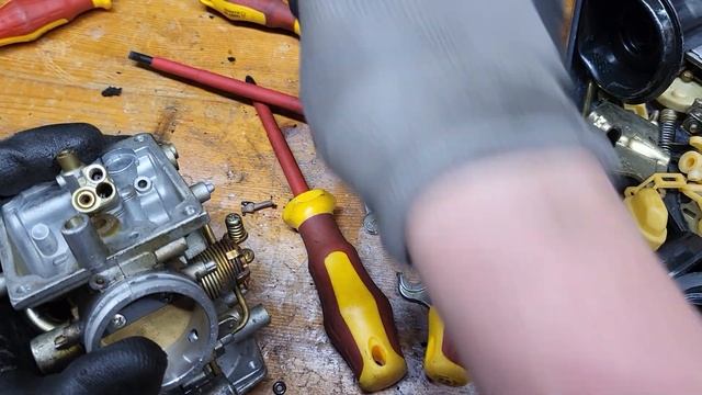 Yamaha TDM 850 3vd 1993 разборка карбюратера смотреть онлайн