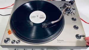 Technics SL-1300. Виниловый проигрыватель.