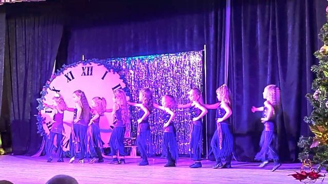 Танцевальный праздник в ДК Победа смотреть онлайн