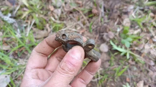 Поиск монет и старины с металлоискателем на лесных до?
