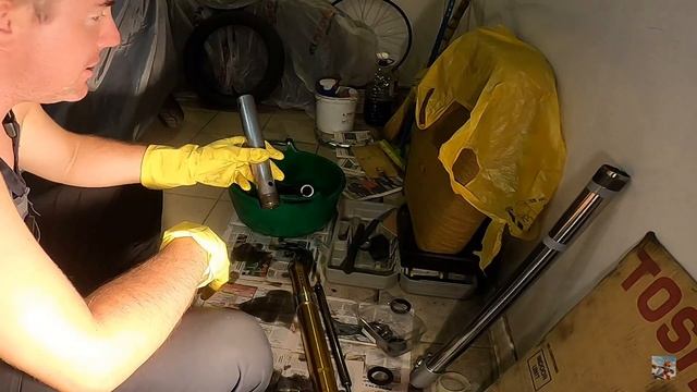 Вилка-перевёртыш мотоцикла BM Motard 200 - обслуживание и ре смотреть онлайн